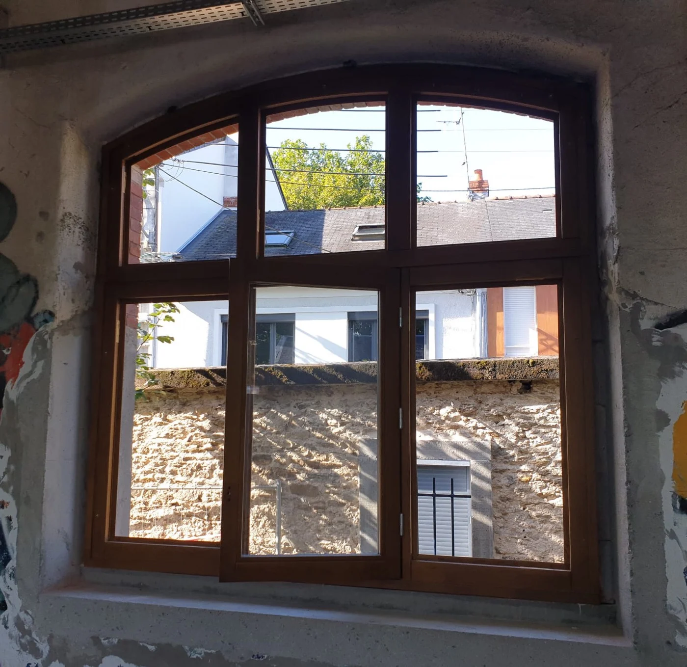 Menuiseries bois sur un bâtiment ancien à Nantes — photo 6