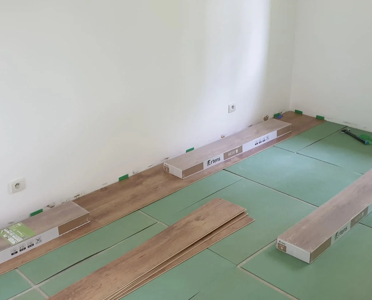 Pose de parquet en cours
